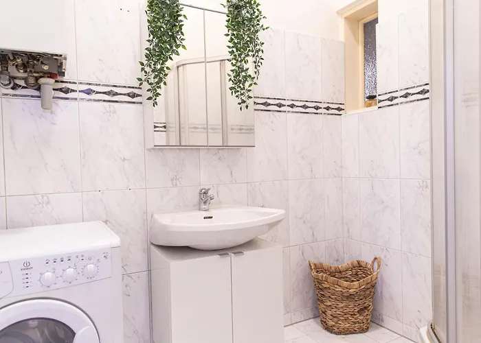 Stylish Apartment, Next To Schloss Belvedere Apartment