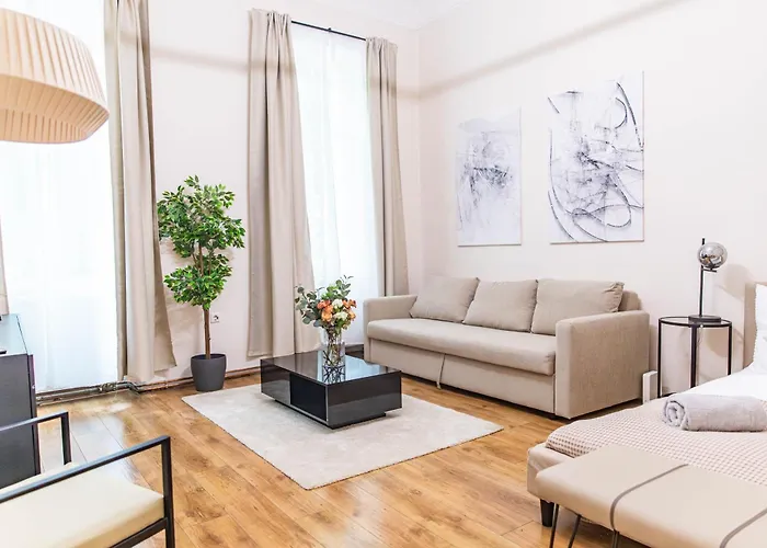 Stylish Apartment, Next To Schloss Belvedere Apartment *
